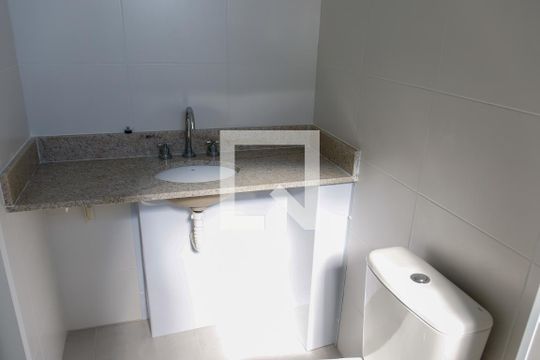 Banheiro da Suíte 1 de apartamento para alugar com 2 quartos, 64m² em Centro, Osasco