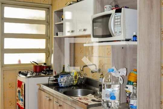 Cozinha de apartamento à venda com 1 quarto, 44m² em Petrópolis, Porto Alegre