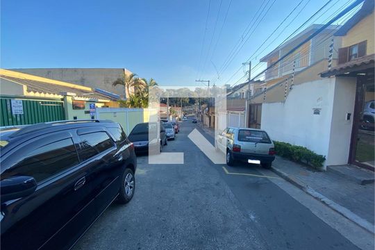Vista da Rua de casa à venda com 2 quartos, 107m² em Vila Mazzei, São Paulo
