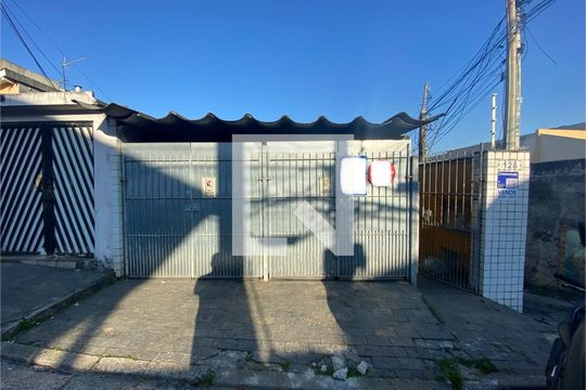 Fachada de casa à venda com 2 quartos, 107m² em Vila Mazzei, São Paulo