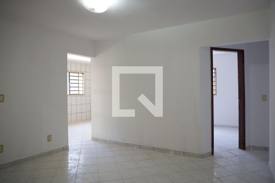 Sala de casa à venda com 3 quartos, 250m² em Residencial Araguaia, Goiânia