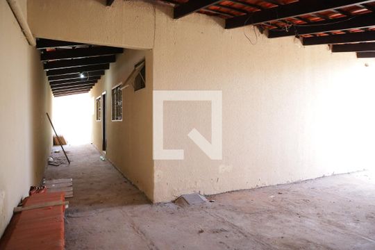 Garagem de casa à venda com 3 quartos, 250m² em Residencial Araguaia, Goiânia