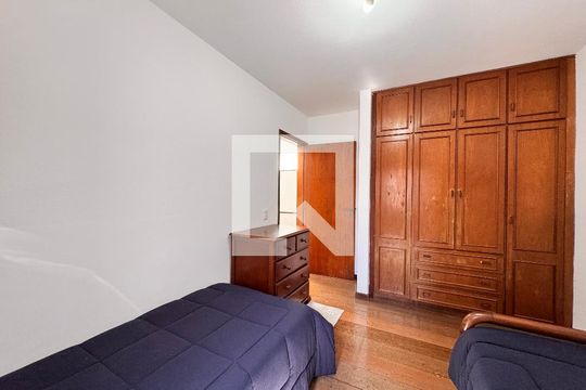Quarto 2 de casa à venda com 4 quartos, 230m² em Vila Assunção, Santo André