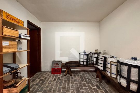 Adega de casa à venda com 4 quartos, 230m² em Vila Assunção, Santo André