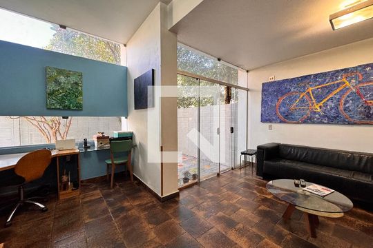 Sala de estar de casa à venda com 4 quartos, 230m² em Vila Assunção, Santo André