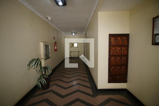 Hall de entrada de apartamento à venda com 3 quartos, 125m² em Brás de Pina, Rio de Janeiro