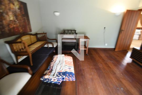 Sala de TV de casa de condomínio à venda com 6 quartos, 1120m² em Condomínio Chácaras do Alto da Nova Campinas, Campinas