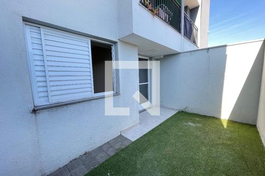 Garagem de apartamento para alugar com 1 quarto, 48m² em Rio Pequeno, São Paulo