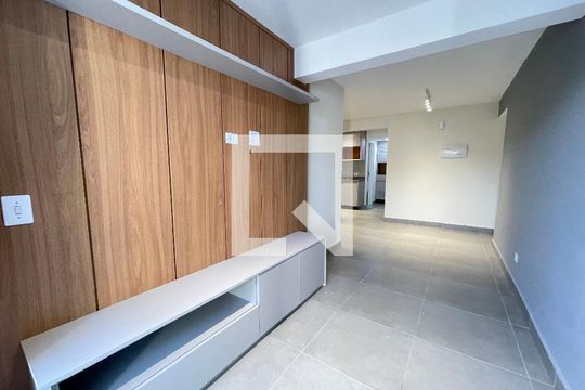 Sala de apartamento para alugar com 1 quarto, 48m² em Rio Pequeno, São Paulo
