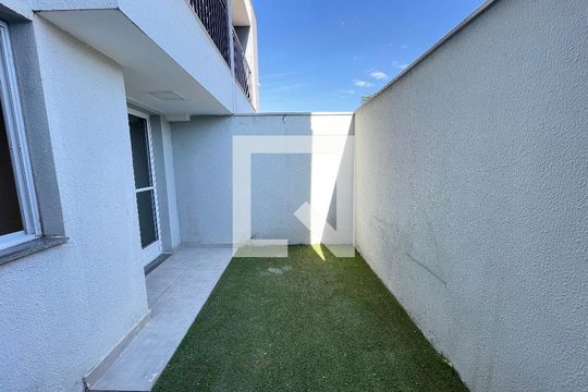 Garagem de apartamento para alugar com 1 quarto, 48m² em Rio Pequeno, São Paulo