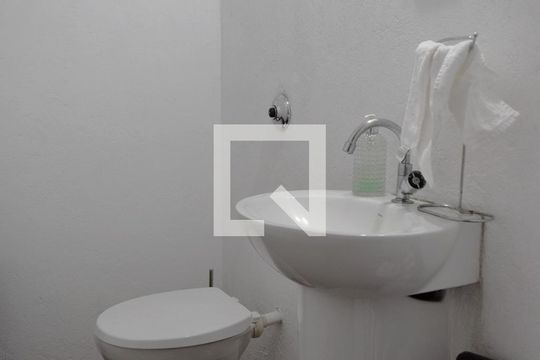 Lavabo de casa à venda com 4 quartos, 200m² em Sumarezinho, São Paulo