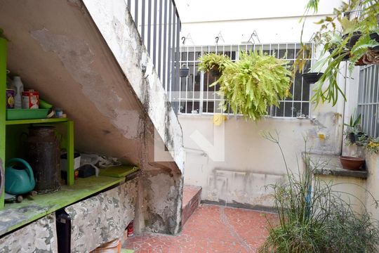 Quintal de casa à venda com 4 quartos, 200m² em Sumarezinho, São Paulo