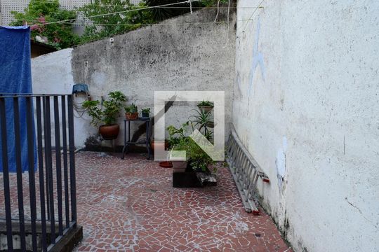 Quintal de casa à venda com 4 quartos, 200m² em Sumarezinho, São Paulo