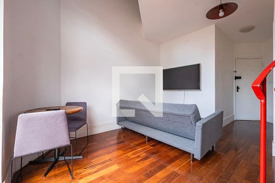 Sala/Cozinha de apartamento para alugar com 1 quarto, 56m² em Vila Madalena, São Paulo