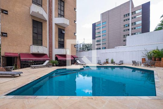 Piscina de apartamento para alugar com 1 quarto, 56m² em Vila Madalena, São Paulo