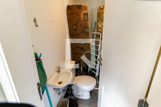 Banheiro de serviço de apartamento à venda com 4 quartos, 160m² em Vila Andrade, São Paulo