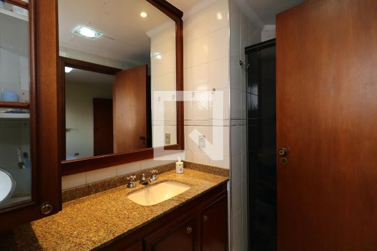 Banheiro da Suíte 1 de apartamento à venda com 4 quartos, 200m² em Jardim Bela Vista, Santo André