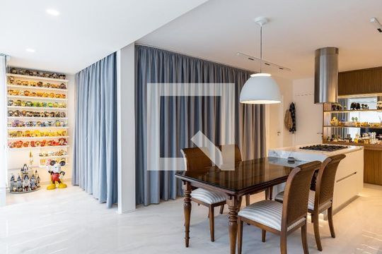 Sala de apartamento à venda com 1 quarto, 48m² em Indianópolis, São Paulo