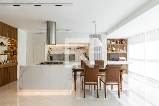 Cozinha de apartamento à venda com 1 quarto, 48m² em Indianópolis, São Paulo