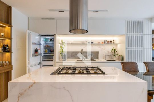 Cozinha de apartamento à venda com 1 quarto, 48m² em Indianópolis, São Paulo