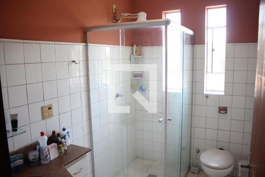 Banheiro Social de casa à venda com 4 quartos, 360m² em Pindorama, Belo Horizonte