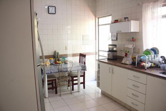 Cozinha de casa à venda com 4 quartos, 360m² em Pindorama, Belo Horizonte