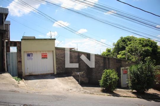 Fachada de casa à venda com 4 quartos, 360m² em Pindorama, Belo Horizonte
