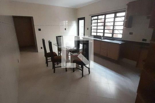 Casa à venda com 3 quartos, 130m² em Vila Tolstoi, São Paulo