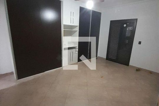 Casa à venda com 3 quartos, 130m² em Vila Tolstoi, São Paulo