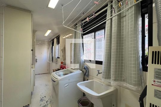 Área de Serviço de apartamento à venda com 4 quartos, 203m² em Cerqueira César, São Paulo
