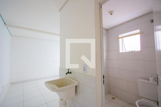 Sala/Cozinha/Área de serviço de apartamento para alugar com 1 quarto, 28m² em Vila Suíça, Santo André