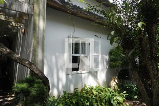 Área Externa de casa à venda com 3 quartos, 320m² em Pinheiros, São Paulo