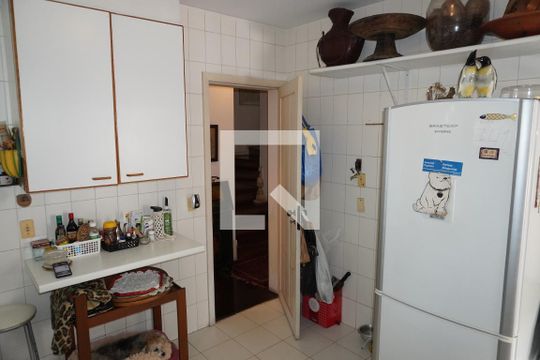 Cozinha de casa à venda com 3 quartos, 320m² em Pinheiros, São Paulo