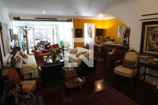Sala de casa à venda com 3 quartos, 320m² em Pinheiros, São Paulo