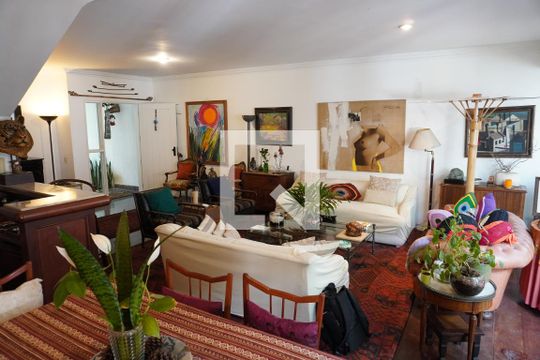 Casa à venda com 3 quartos, 320m² em Pinheiros, São Paulo