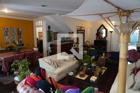 Sala de casa à venda com 3 quartos, 320m² em Pinheiros, São Paulo