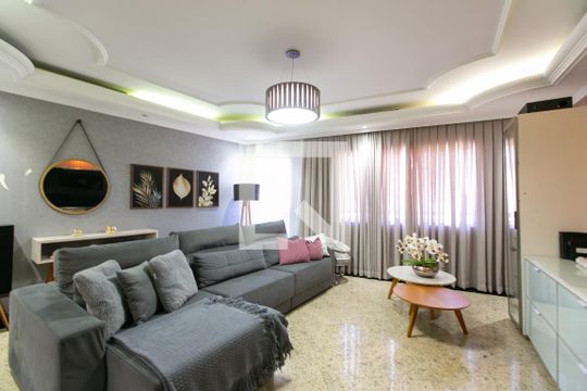Casa para alugar com 4 quartos, 300m² em Jardim Nossa Senhora do Carmo, São Paulo