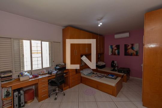 Suíte 2 de casa para alugar com 5 quartos, 300m² em Parque Ortolândia, Hortolândia