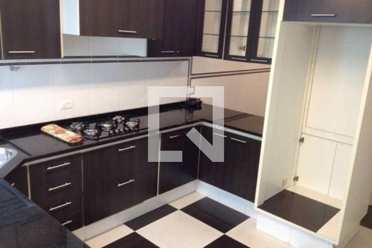 Casa à venda com 4 quartos, 466m² em Jardim Londrina, São Paulo