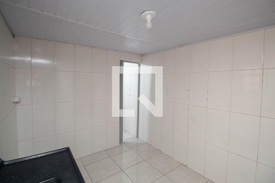 Cozinha de casa para alugar com 1 quarto, 30m² em Jardim Andarai, São Paulo