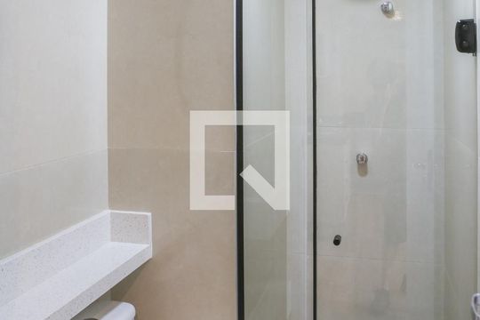 Banheiro de apartamento para alugar com 2 quartos, 34m² em Barra Funda, São Paulo