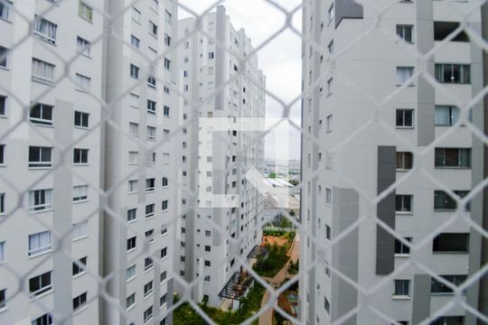 Vista Quarto 1 de apartamento para alugar com 2 quartos, 37m² em Vila das Bandeiras, Guarulhos