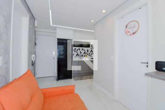 Sala de apartamento para alugar com 2 quartos, 37m² em Vila das Bandeiras, Guarulhos