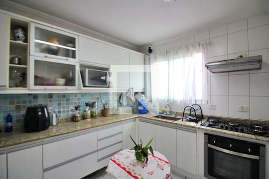 Cozinha de apartamento à venda com 2 quartos, 84m² em Vila Mussoline, São Bernardo do Campo