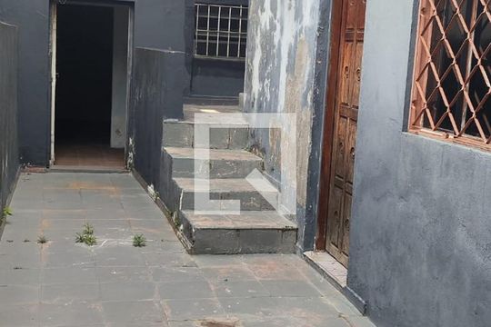 Área Externa de casa à venda com 2 quartos, 180m² em Vila Alzira, Santo André