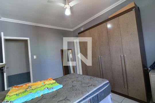 Suíte de apartamento para alugar com 2 quartos, 108m² em Vila Caiçara, Praia Grande