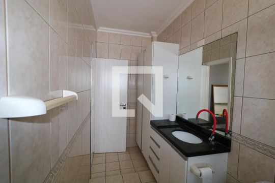 Banheiro Suíte de apartamento para alugar com 2 quartos, 108m² em Vila Caiçara, Praia Grande