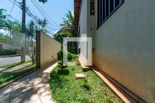 Jardim de casa à venda com 4 quartos, 516m² em Belvedere, Belo Horizonte