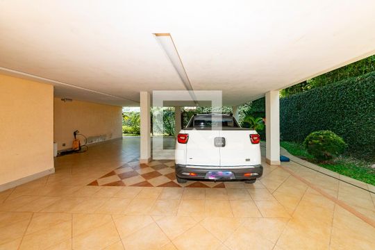 Garagem de casa à venda com 4 quartos, 516m² em Belvedere, Belo Horizonte