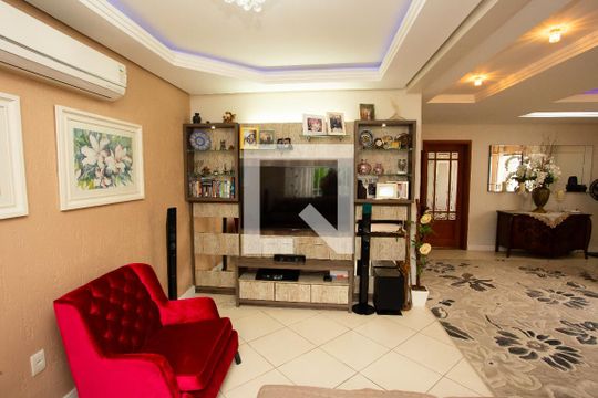 Sala de casa à venda com 3 quartos, 200m² em Marechal Rondon, Canoas